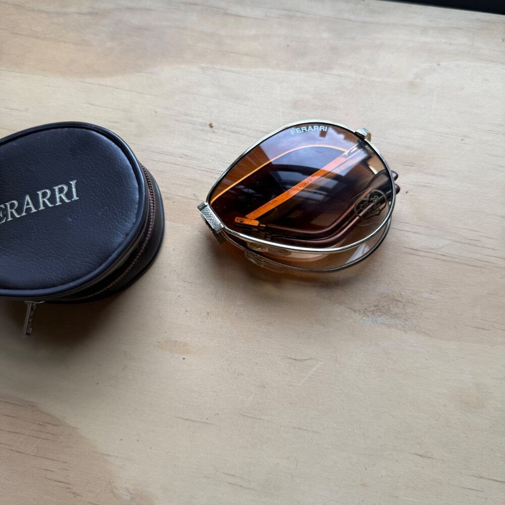 Vintage Ferarri Aviator Sunglasses W/ Case - Gold Frame & Brown Gradient Lens - Picture 2 of 4